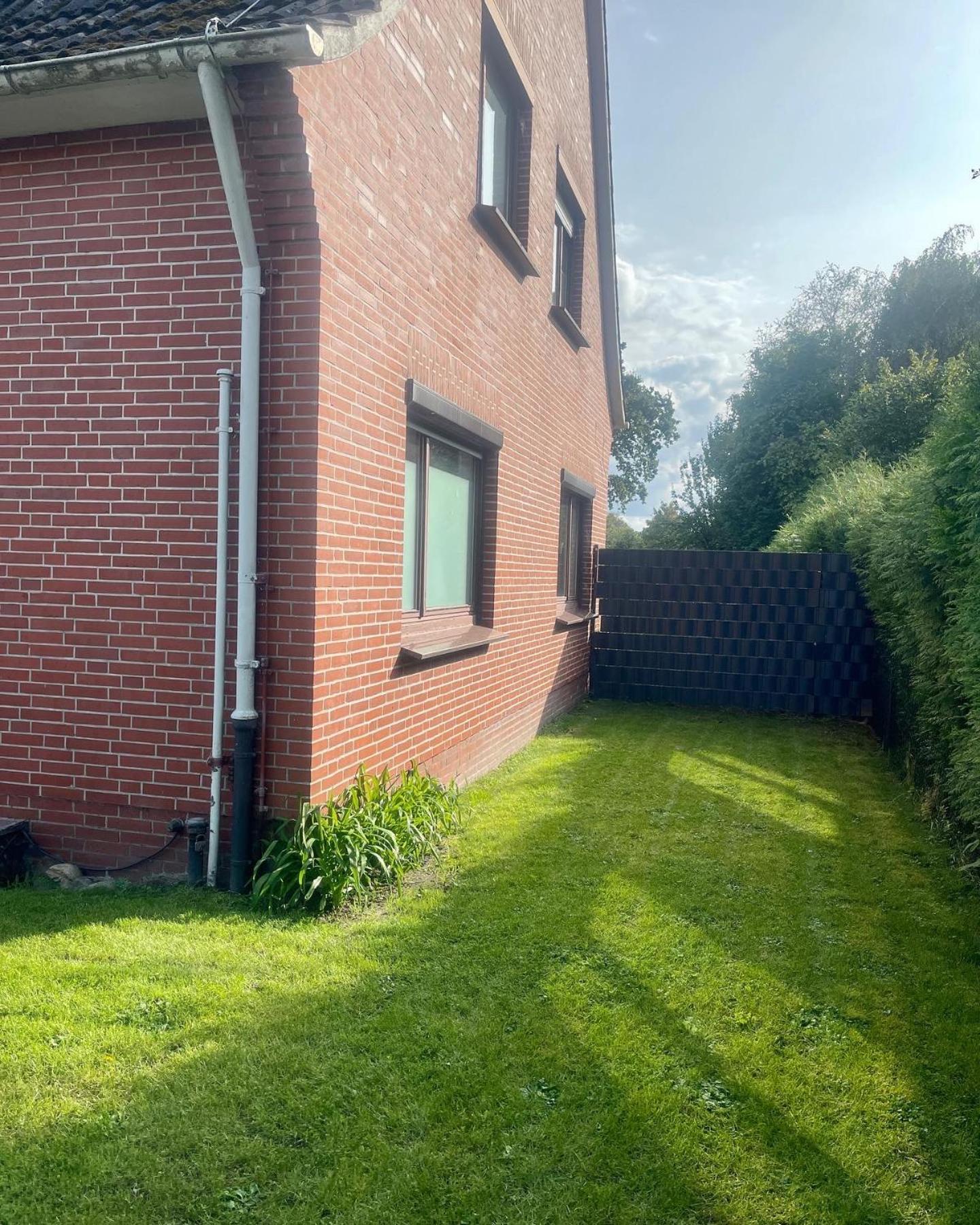Ferienwohnung Mit Balkon Und Eingezaeunten Garten Аурих Экстерьер фото