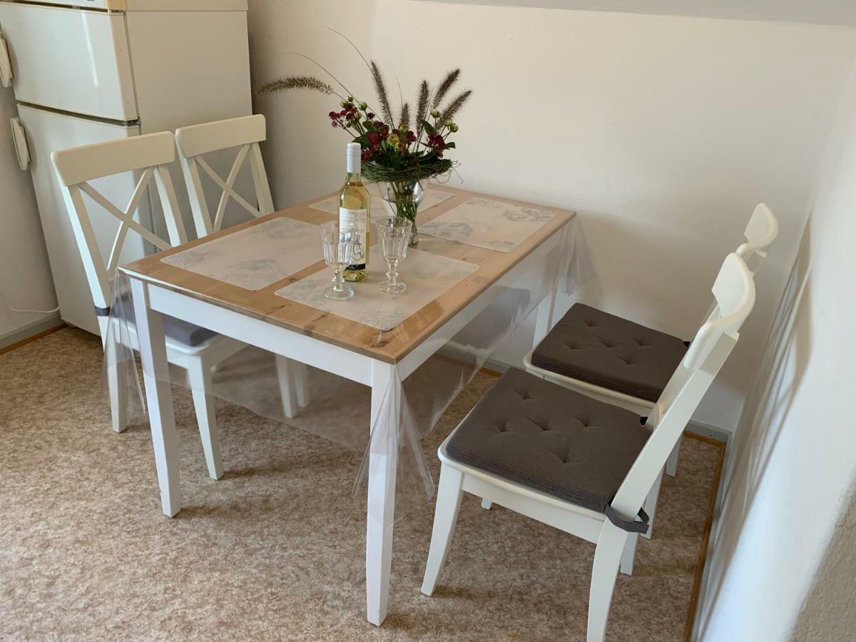 Ferienwohnung Mit Balkon Und Eingezaeunten Garten Аурих Экстерьер фото